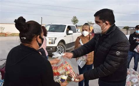 Entrega Homero Martínez apoyos en distintos sectores de Lerdo El Sol