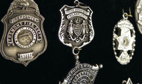 San Antonio Jeweler Honors Fallen Police Officers With Special Badges