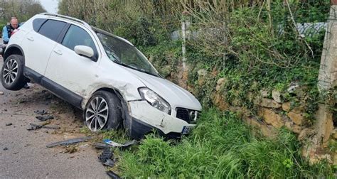 Faits divers Un blessé léger dans un choc frontal entre deux voitures