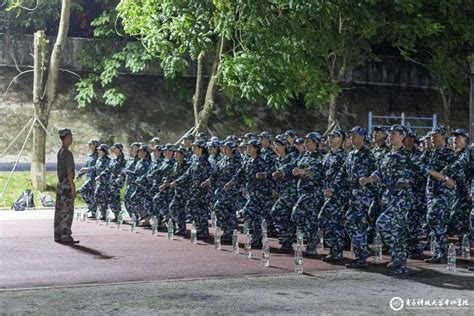 我校2022级新生军训有序开展学校要闻新闻网 电子科技大学中山学院