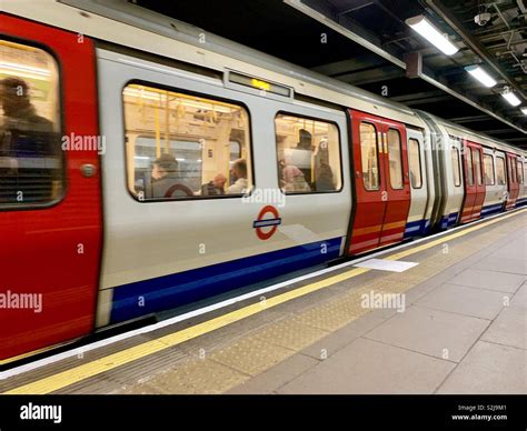 Barking station hi-res stock photography and images - Alamy