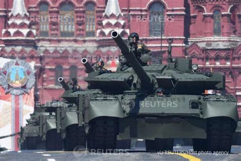 Vladimir Putin Pasok Pangkalan Militernya Dengan Tank Armata T14