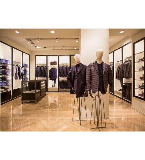 Massimo Dutti Launched Its First Flagship Store In Mumbai And Heres