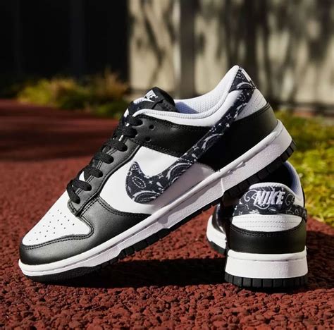 Preview Nike Dunk Low Wmns Black Paisley Le Site De La Sneaker