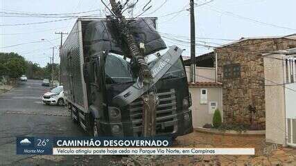 Caminh O Desgovernado Atinge Poste E Assusta Moradores Em Campinas