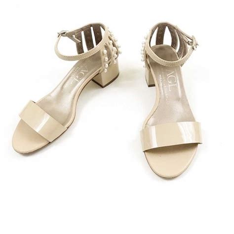 AGL Nude Cream Patent Leather Heels Gem