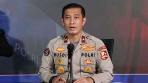 Gantikan Teddy Minahasa Ini Profil Kapolda Sumbar Yang Baru Irjen