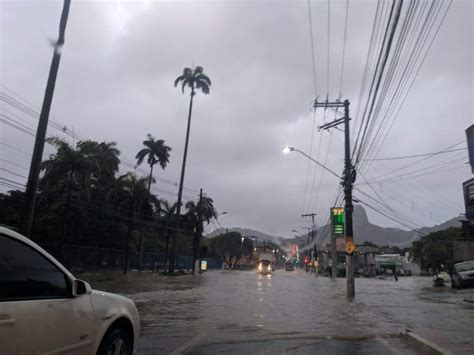 Aten O Chuva Provoca Alagamentos Na Grande Vit Ria Nesta Quarta Feira