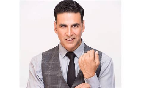 Akshay Kumar biography, wiki, age, height, son, daughter, movies, affairs