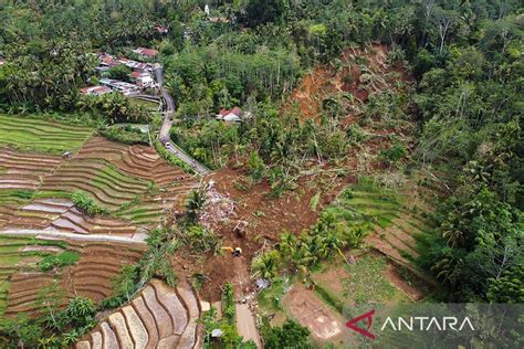 Hujan Deras Picu Sejumlah Titik Longsor Di Banyumas ANTARA News