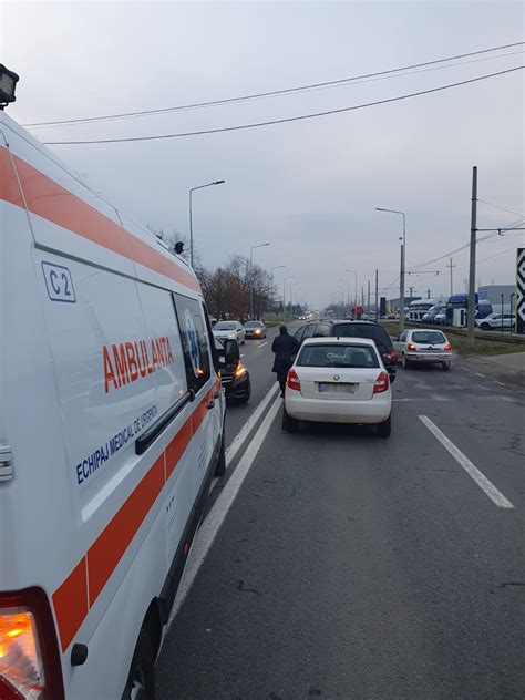 FOTO Accident pe Calea Aurel Vlaicu Un bărbat a fost transportat la