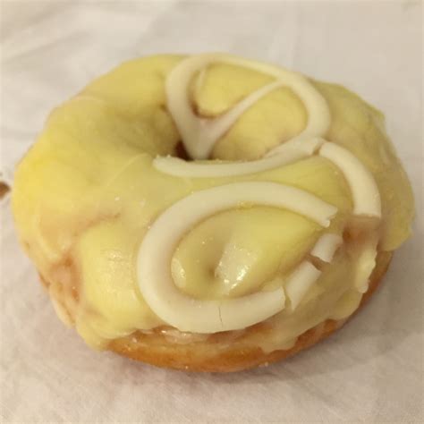 Archived Reviews From Amy Seeks New Treats New Lemon Sherbet Doughnut