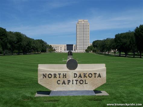 Picture of North Dakota State Capitol Building in Bismarck-Mandan ...