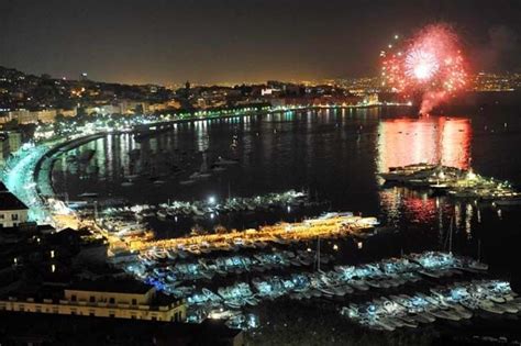 Tradizioni Di Capodanno A Napoli Le Usanze Tipiche Partenopee