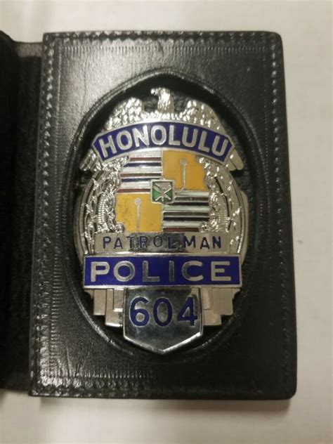 RARE 1960 City & County Honolulu Police Department Patrolman Badge #604 Hawaii -- Antique Price ...