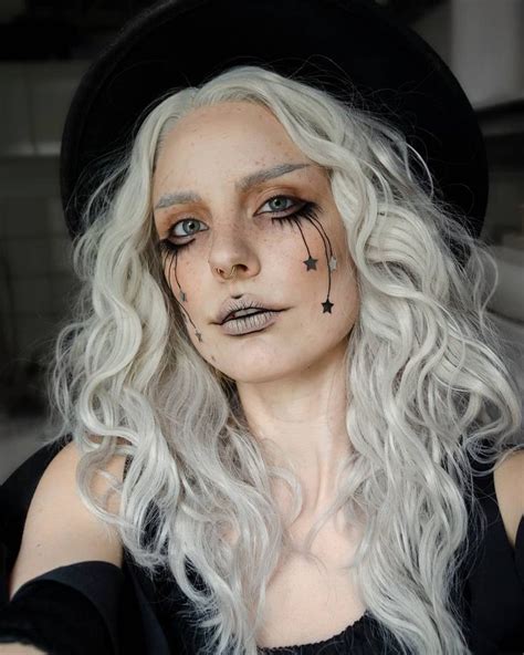 Not Your Basic Witch We Ve Rounded Up Runway Beauty Looks That Work As