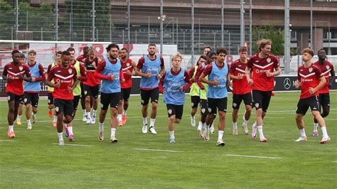 VfB Stuttgart Erstes öffentliches Training in Bad Cannstatt