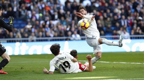 Regla 12 Del Fútbol Faltas Y Conducta Incorrecta Marca