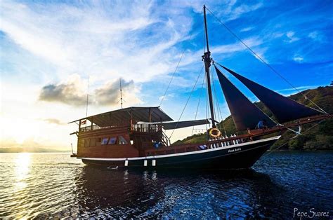 Ikan Biru Liveaboard Komodo - Book with Safari Tours