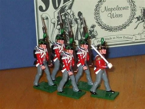 Soldiers of the World British Napoleonic troops w Officer toy ...