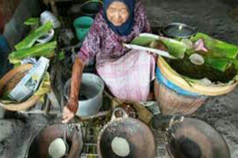 Bagi Pecinta Kuliner Dan Intip Cara Membuat Kue Serabi Yang Benar TKP86