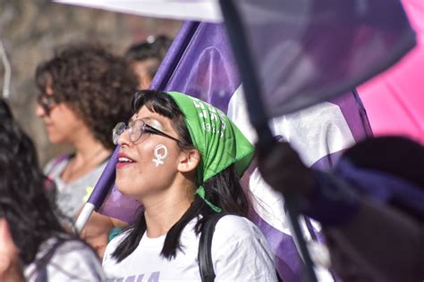 Una Multitud De Mujeres Marchó En Contra De La Violencia De Género