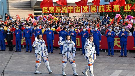 La Chine Lance Son Vaisseau Spatial Habit Shenzhou Vid O