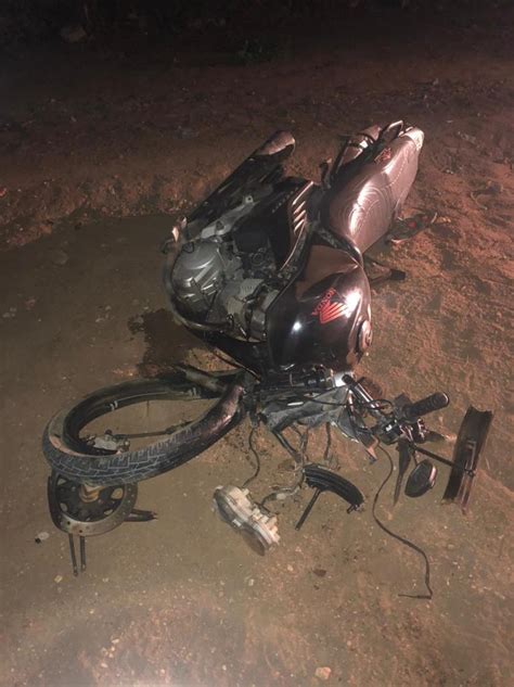 Motociclista Morre Depois De Invadir A Contram O E Bater Em Caminh O Em