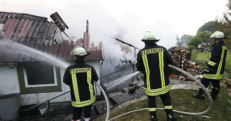 Gartenhaus Steht In Flammen Nw De