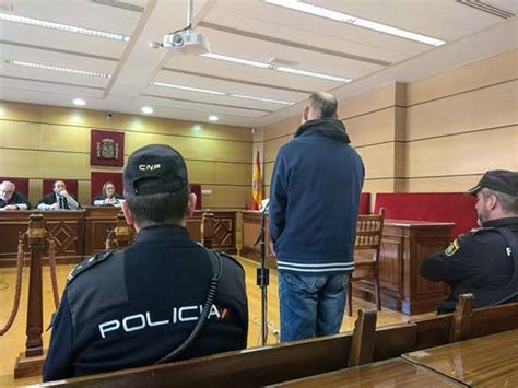 El Acusado De Tres Robos Por Alcantarillazo En Puertollano Acepta Una Pena De Dos Años Y Medio