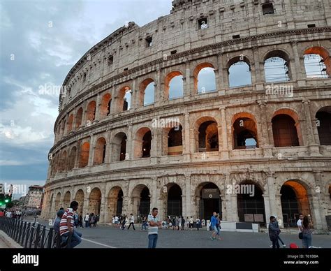 The Colloseum At Night Hi Res Stock Photography And Images Alamy