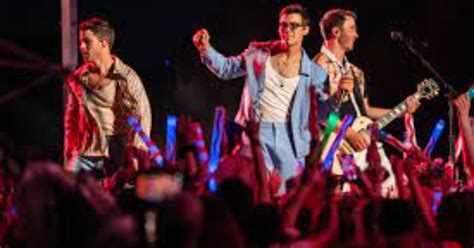 Get Ready To Burn Up Broadway Jonas Brothers Announce Five Show