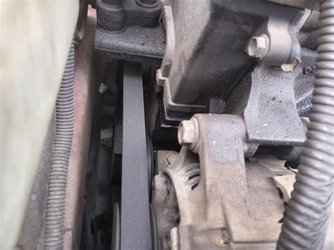 Why is oil leaking out the side of my engine? : r/MechanicAdvice