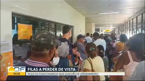 V Deo Pacientes Enfrentam Fila Para Agendar Consultas Bom Dia Df G