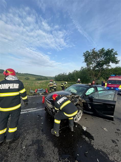 AZI Accident grav în Mureș 2 autoturisme s au ciocnit frontal