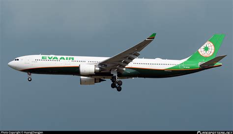 B 16338 Eva Air Airbus A330 302 Photo By Huangchengjen Id 1101878