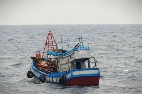 Diduga Mencuri Ikan Di Laut Natuna Utara Tni Al Tangkap Dua Kapal Ikan