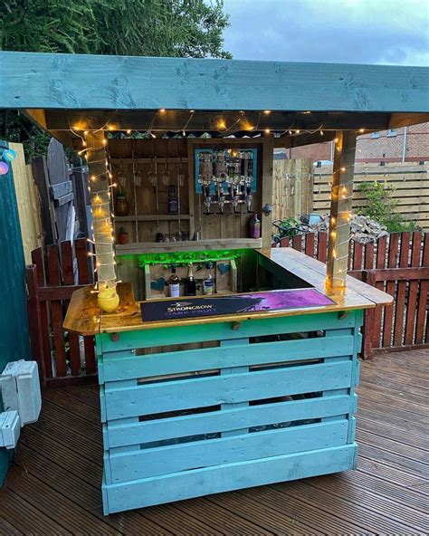 DIY outdoor bar | Diy outdoor bar, Outdoor tiki bar, Outdoor patio bar