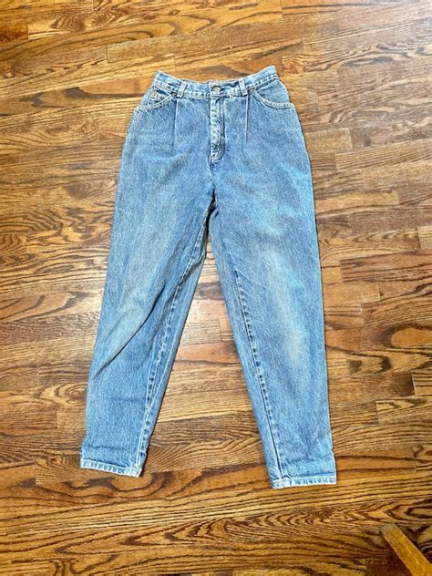 White Tab Levis Vintage Gem