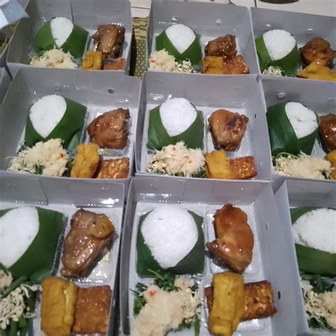 Makanan Dan Minuman Paket Makanan