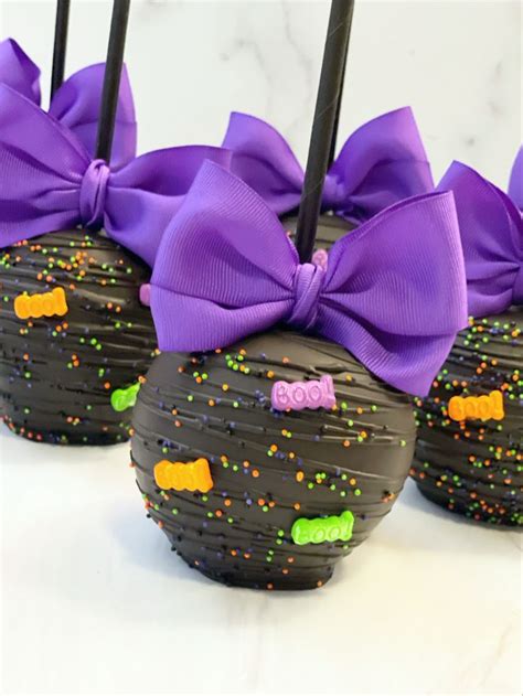 Halloween Candy Apples | Halloween candy apples, Chocolate covered apples, Halloween chocolate