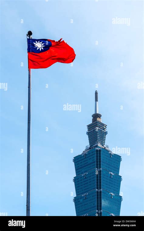 Flag of Taiwan and Taipei 101 Stock Photo - Alamy