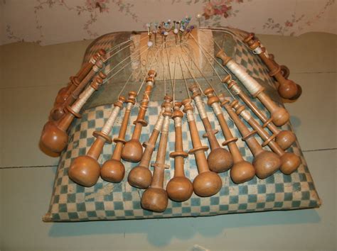 Klein Rolkussen Bobbin Lace Chess Board