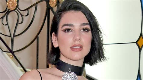 Dua Lipa Cannot Believe the Internet Thinks She Photoshopped Her Lips ...