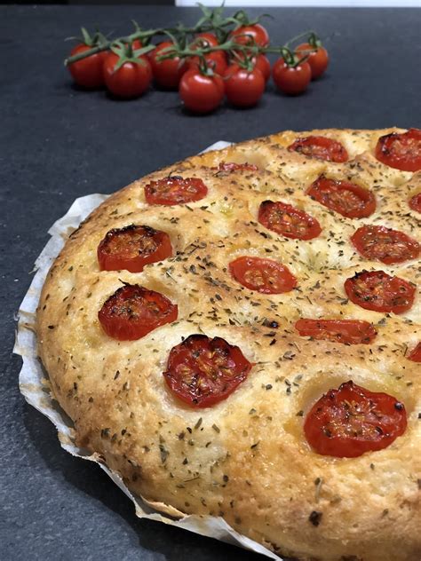 FOCACCIA CON POMODORINI Senza Glutine