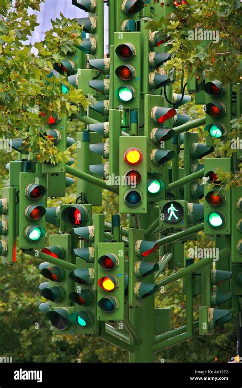 Traffic light sculpture on a Canary Wharf traffic island in London ...