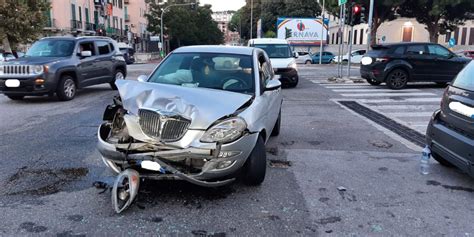 Messina grave incidente sul viale Giostra Un 25enne è gravissimo