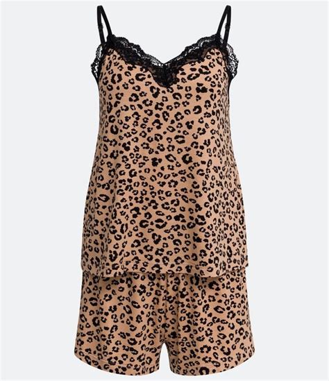 Pijama Short Doll em Meia Malha Estampa Animal Print Onça e