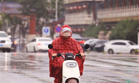 China Extends Yellow Alert For Rainstorms As Record Downpours Soak