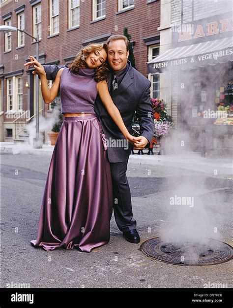 King of queens leah remini hi-res stock photography and images - Alamy